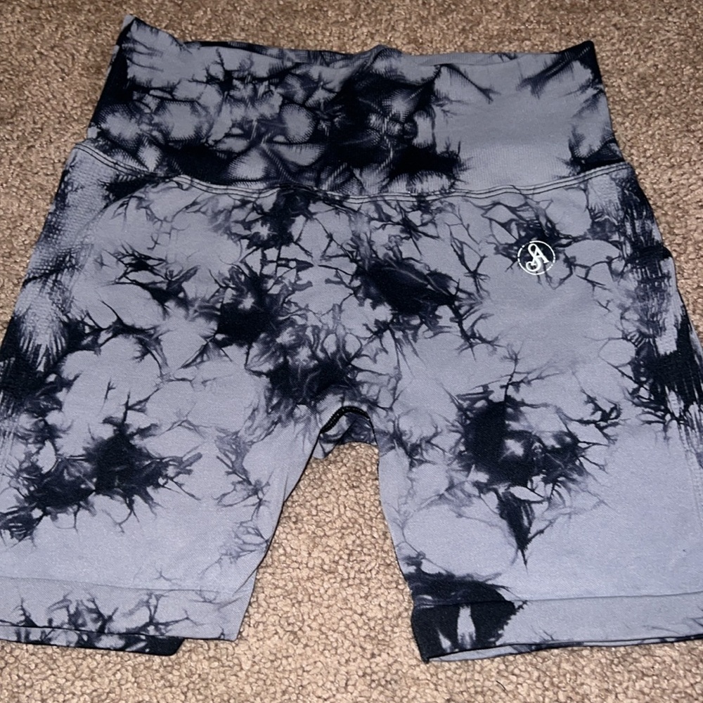 allure the brand scrunch marble shorts medium